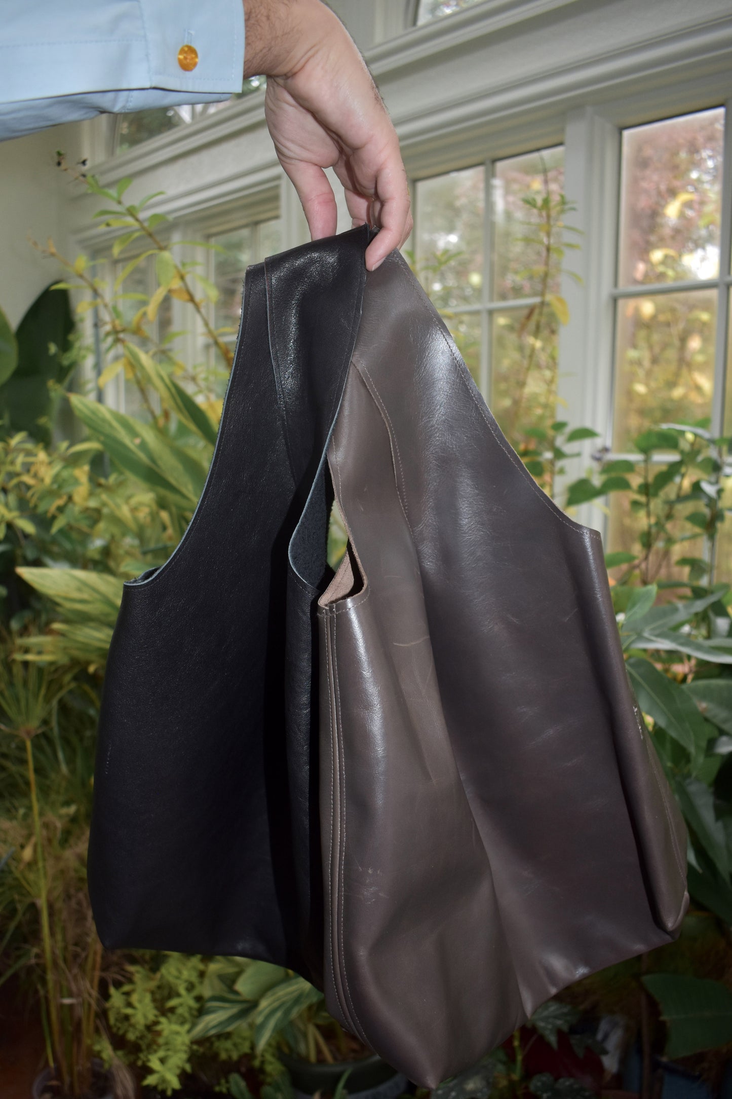 Vaz Tote in Black Leather