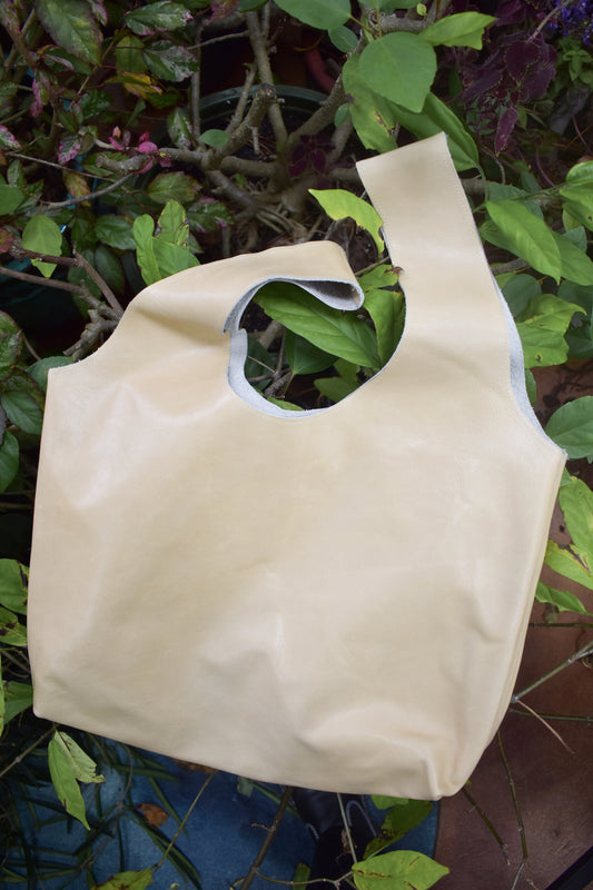 Vaz Tote in Beige Leather