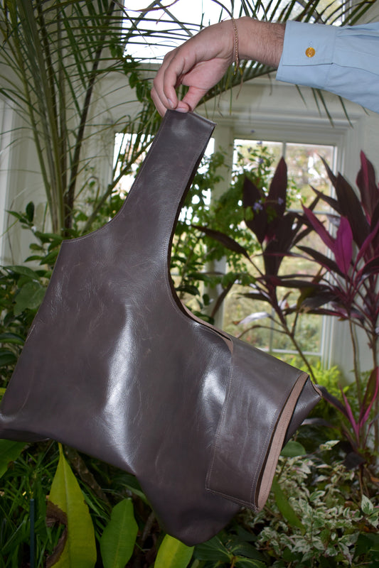 Vaz Tote in Brown Leather