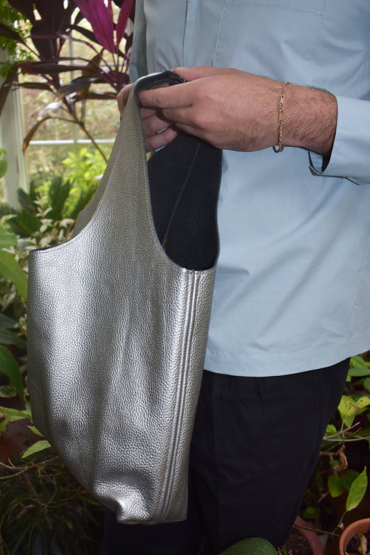 Vaz Tote in Silver Leather
